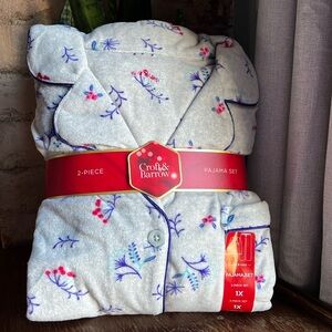 1X Croft & Barrow pajama set. Long sleeve and pants.